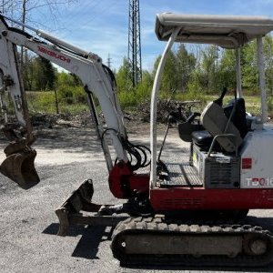 foto 1.5t mini koparka Takeuchi TB016